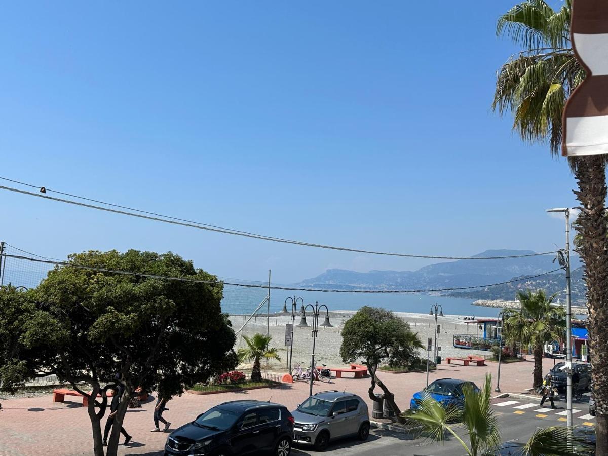 Appartamento Aria Del Mare Ventimiglia Eksteriør billede