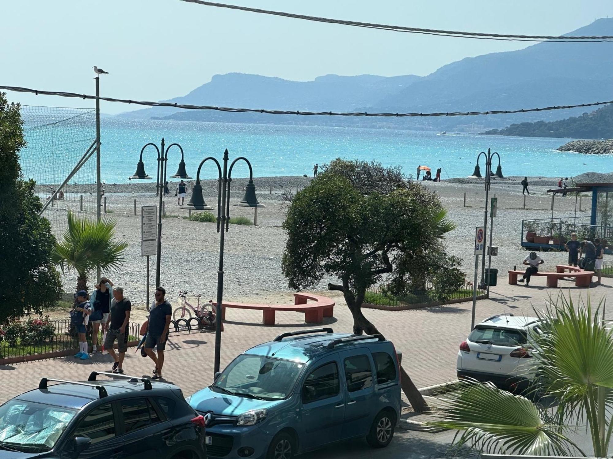 Appartamento Aria Del Mare Ventimiglia Eksteriør billede